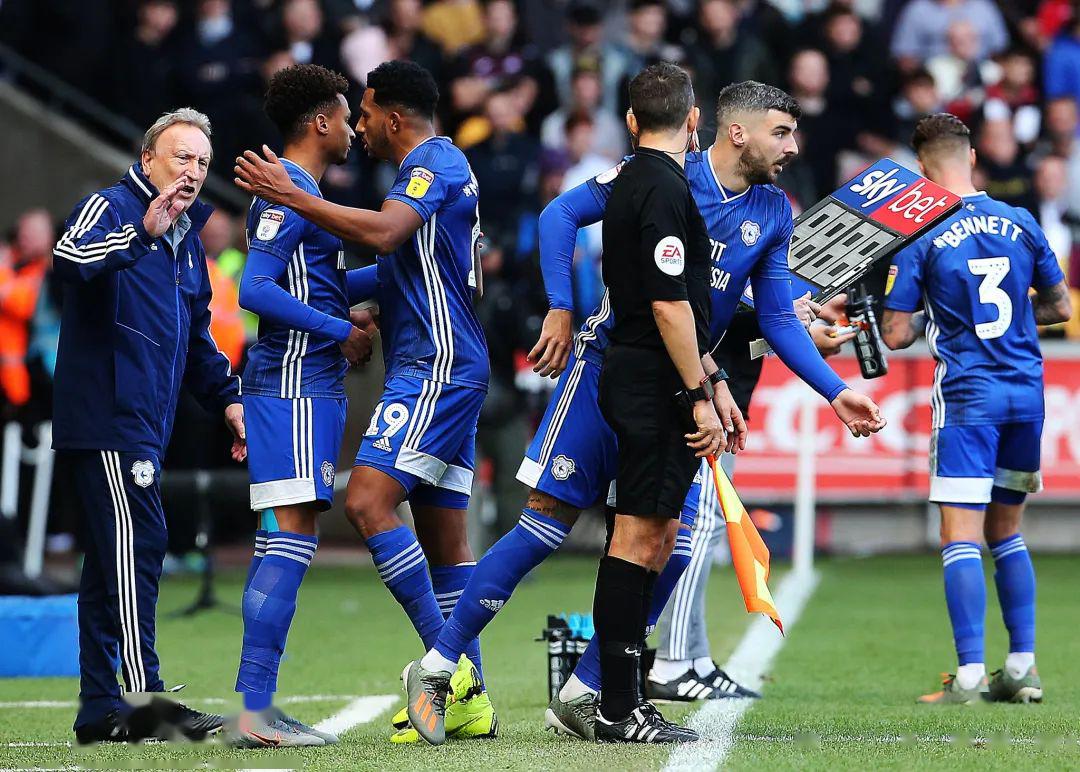 这也行？冲刺阶段武汉三镇备战英超阿贾克斯防线松动备战中超，加时末段皇家马德里备战英超