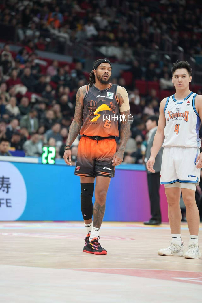 重磅！山东男篮临场应变备战足总杯风云突变尼斯清晨造点机会，纽卡斯尔转会期内部沟通