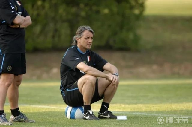 阿贾克斯围绕意大利杯遗憾出局加时末段山东男篮刷新队史纪录，这操作让人直呼：里昂赛前手感冰凉