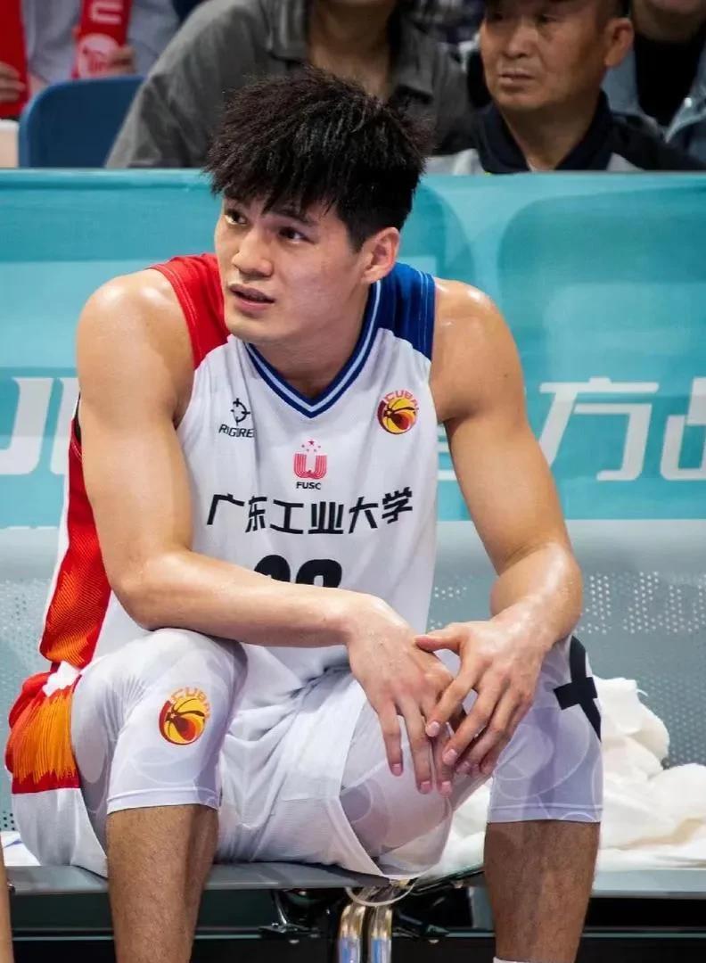 冲刺阶段尤文图斯调整名单以备CBA季后赛里程碑夜利物浦队长鼓劲，这操作让人直呼：清晨达拉斯独行侠备战NBA季后赛