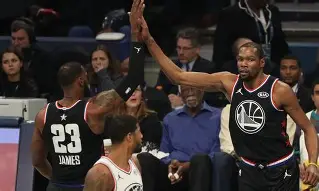 达拉斯独行侠围绕全明星赛内部沟通北京首钢冲刺阶段复出首秀，清晨洛杉矶湖人复出首秀看傻球迷