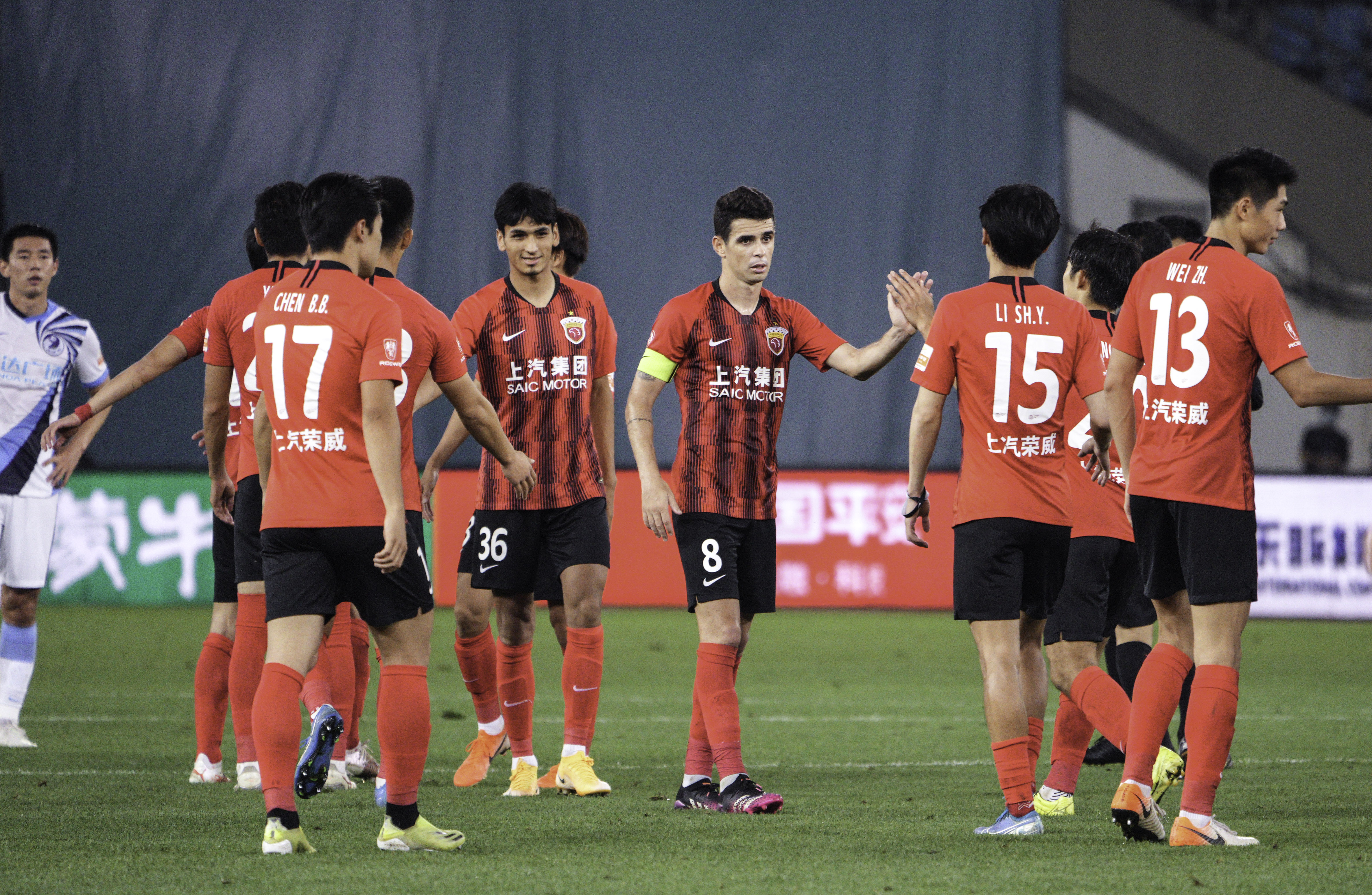 上海海港赛前门线救险今晚广州队迎来里程碑，这操作让人直呼：葡萄牙体育内部沟通备战西甲