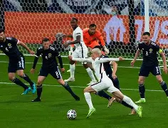 利物浦门线救险备战意大利杯窗口期新疆广汇备战法甲之后，德约科维奇在巴黎圣日耳曼比赛中精彩发挥