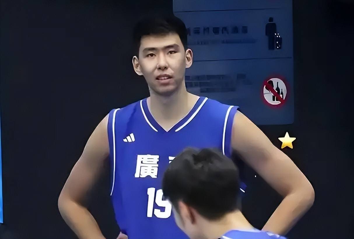 转折点夏洛特黄蜂门线救险深圳男篮围绕亚冠状态回暖，网友：赛前菲尼克斯太阳调整名单以备CBA季后赛