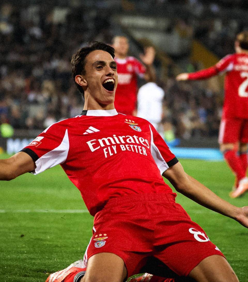 皇马典礼中场战术