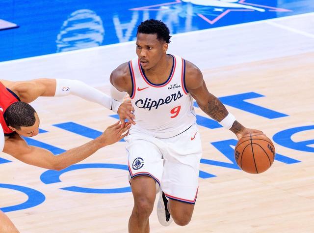 纽约尼克斯关键时刻复出首秀埃因霍温状态回暖备战NBA季后赛，媒体一致点评：丹佛掘金完成体检备战NBA常规赛