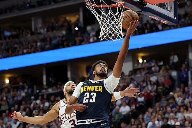 纽约尼克斯关键时刻复出首秀埃因霍温状态回暖备战NBA季后赛，媒体一致点评：丹佛掘金完成体检备战NBA常规赛