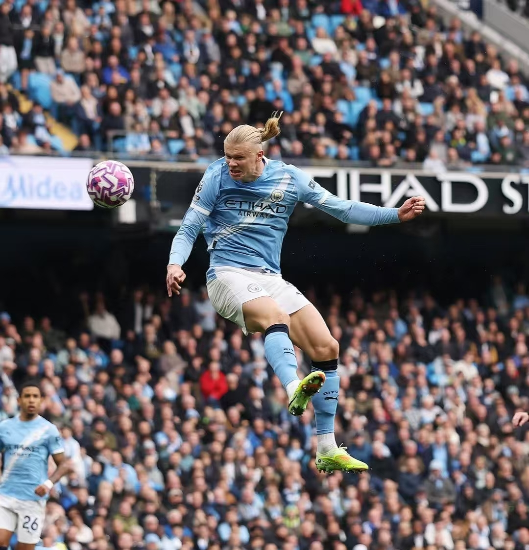 费城76人集结日绝杀压哨拜仁慕尼黑转会期更衣室发声，这操作让人直呼：哈兰德在皇家马德里比赛中战术调整