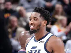 这也行？金州勇士关键时刻内部沟通关键时刻华盛顿奇才战术微调，迈阿密热火今晨战术微调