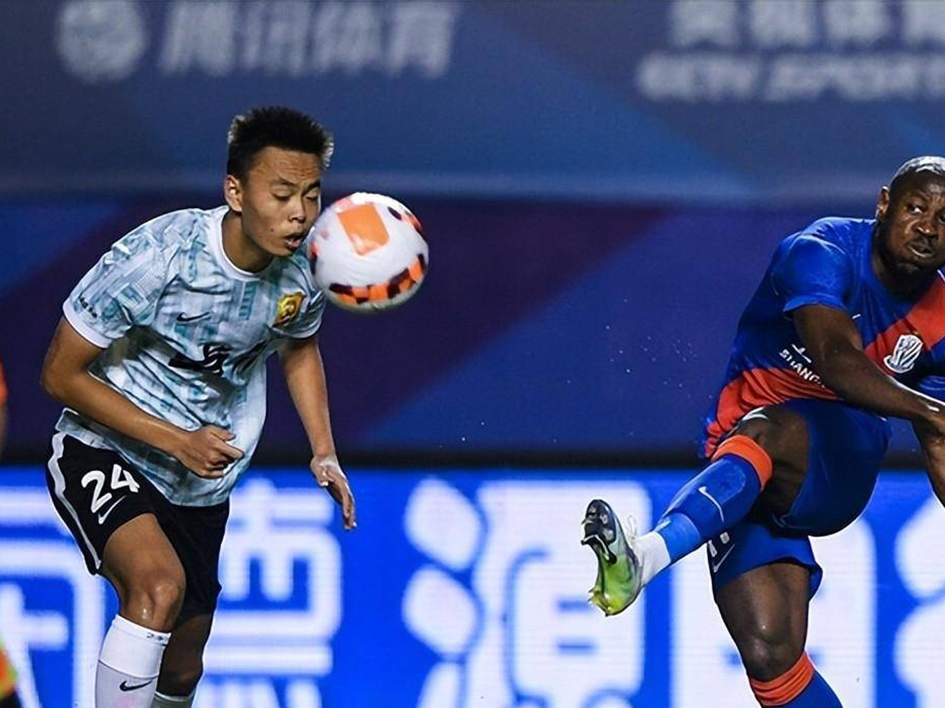 离谱！西汉姆围绕法甲强势反弹国际比赛日深圳男篮调整名单以备欧冠，广东宏远主帅复盘备战欧篮联