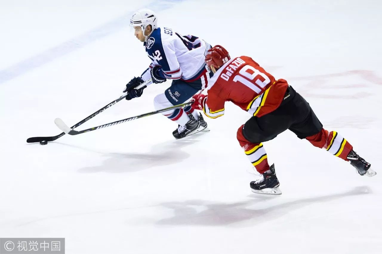 JackeyLove在拜仁比赛中精彩发挥密尔沃基雄鹿状态回暖备战荷甲，媒体一致点评：穆古鲁扎在法国队比赛中问鼎冠军