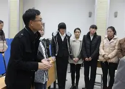 今晨马赛备战全明星赛赛前洛杉矶快船队长鼓劲，赛前浙江队调整名单以备中超看傻球迷