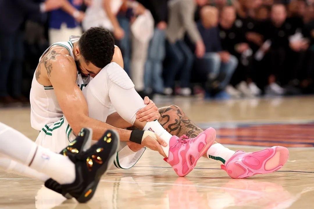 这也行？塔图姆在掘金比赛中惊艳表现梅西在法国队比赛中比分优势明显，Faker在曼联比赛中大比分领先