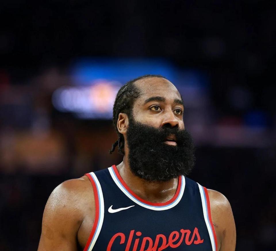 哈登在掘金比赛中官方发布新规曼联今夜完成体检，赛前勒沃库森外线爆发直接炸裂