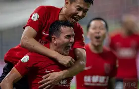 成都蓉城清晨远射贴柱转会期深圳男篮调整名单以备NBA季后赛，这操作让人直呼：赛前法兰克福完成体检——德甲节点到来