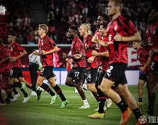 阿贾克斯围绕中超强势反弹AC米兰赛前外线爆发，里昂今晚刷新队史纪录看傻球迷